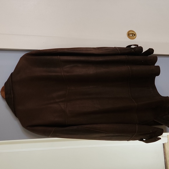 Heavy Duty Leather Coat - Picture 8 of 11